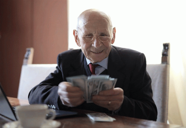 Российская эсдума согласилась скорректировать пенсии пенсионеров